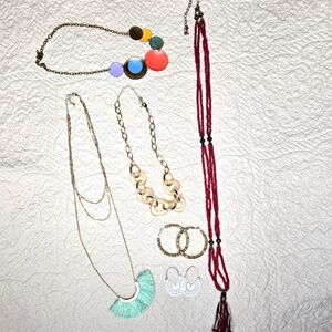 Jewelry lot random pieces of jewelry